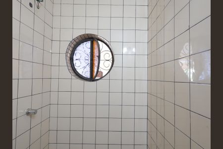 Casa à venda com 303m², 6 quartos e 3 vagasBanheiro da Suíte 3 - garagem