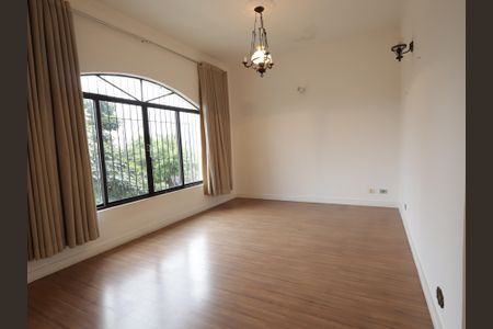 Casa à venda com 303m², 6 quartos e 3 vagasSala de TV