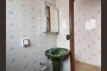 Casa à venda com 303m², 6 quartos e 3 vagasBanheiro de serviço