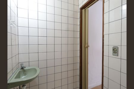 Casa à venda com 303m², 6 quartos e 3 vagasBanheiro da Suíte 3 - garagem