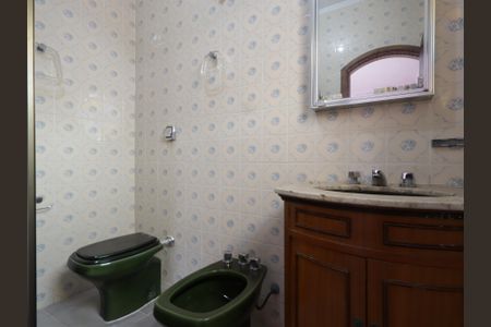 Casa à venda com 303m², 6 quartos e 3 vagasBanheiro da Suíte 1