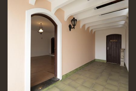 Casa à venda com 303m², 6 quartos e 3 vagasEntrada