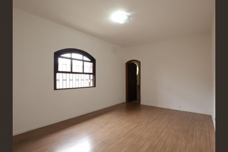 Casa à venda com 303m², 6 quartos e 3 vagasSuíte 2