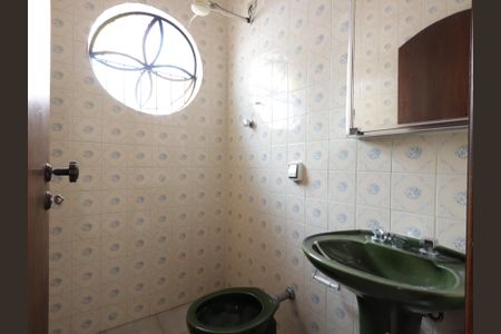 Casa à venda com 303m², 6 quartos e 3 vagasBanheiro de serviço