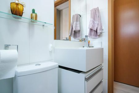 Apartamento à venda com 160m², 2 quartos e 2 vagasBanheiro da suíte