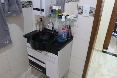 Casa à venda com 210m², 3 quartos e 2 vagasBanheiro da Suíte 