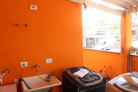 Casa à venda com 210m², 3 quartos e 2 vagasÁrea de Serviço