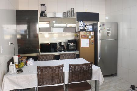 Casa à venda com 210m², 3 quartos e 2 vagasCozinha