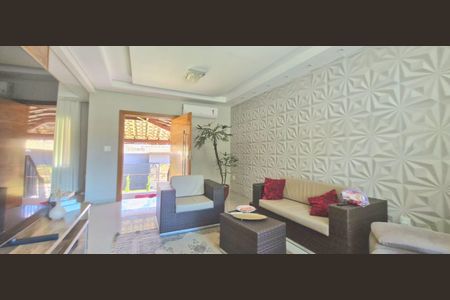 Casa à venda com 380m², 3 quartos e 8 vagasSala