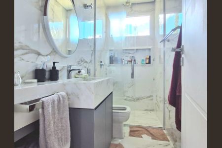 Casa à venda com 380m², 3 quartos e 8 vagasBanheiro