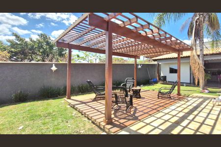 Casa à venda com 380m², 3 quartos e 8 vagasÁrea Externa