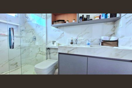 Casa à venda com 380m², 3 quartos e 8 vagasBanheiro da Suíte