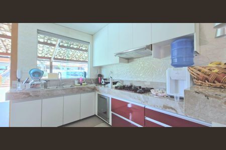 Casa à venda com 380m², 3 quartos e 8 vagasCozinha