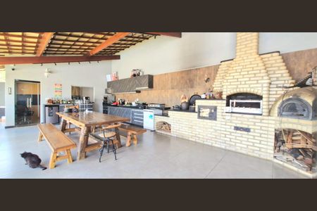 Casa à venda com 380m², 3 quartos e 8 vagasÁrea Externa