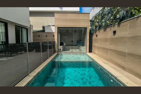 Casa de condomínio à venda com 300m², 5 quartos e 2 vagasÁrea comum - Piscina
