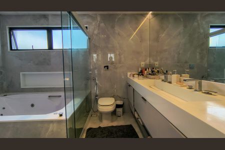 Casa de condomínio à venda com 300m², 5 quartos e 2 vagasBanheiro da Suíte 3