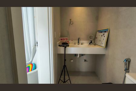 Casa de condomínio à venda com 300m², 5 quartos e 2 vagasBanheiro da Suíte 4