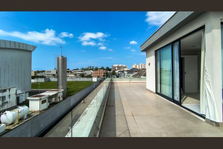 Casa de condomínio à venda com 300m², 5 quartos e 2 vagasTerraço