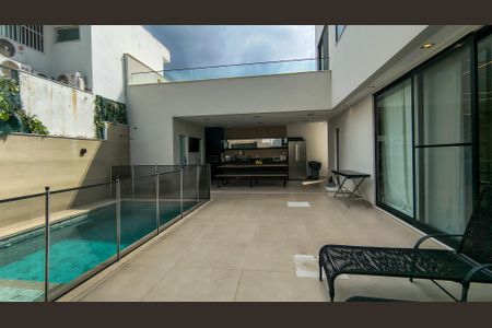 Casa de condomínio à venda com 300m², 5 quartos e 2 vagasÁrea comum - Piscina