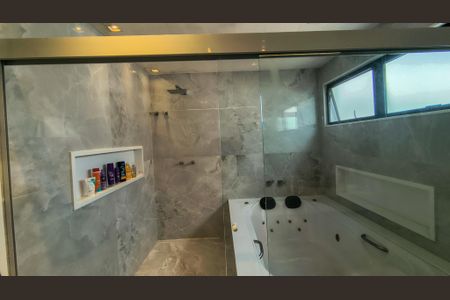 Casa de condomínio à venda com 300m², 5 quartos e 2 vagasBanheiro da Suíte 3