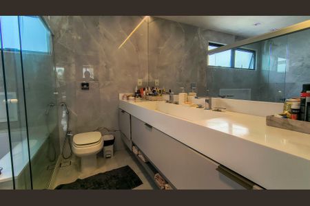 Casa de condomínio à venda com 300m², 5 quartos e 2 vagasBanheiro da Suíte 3