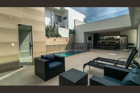 Casa de condomínio à venda com 300m², 5 quartos e 2 vagasÁrea comum - Piscina