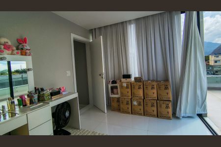 Casa de condomínio à venda com 300m², 5 quartos e 2 vagasSuíte 4