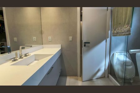 Casa de condomínio à venda com 300m², 5 quartos e 2 vagasBanheiro da Suíte 1