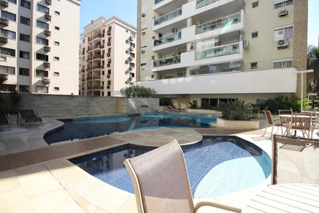 Apartamento à venda com 77m², 3 quartos e 1 vagaPiscina