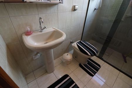 Casa à venda com 232m², 3 quartos e 3 vagasBanheiro da Suíte 1