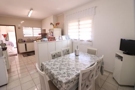 Casa à venda com 232m², 3 quartos e 3 vagasCozinha