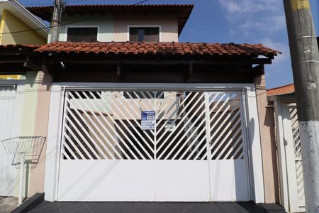 Casa à venda com 232m², 3 quartos e 3 vagasFachada