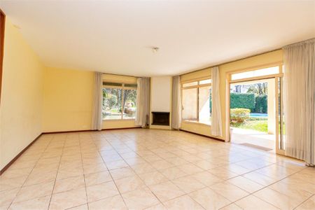 Casa à venda com 4 quartos, 300m² em Jardim Prudência, São Paulo