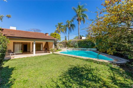 Casa à venda com 300m², 4 quartos e 4 vagas