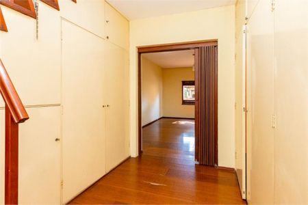 Casa à venda com 300m², 4 quartos e 4 vagas