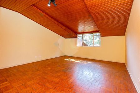 Casa à venda com 4 quartos, 300m² em Jardim Prudência, São Paulo