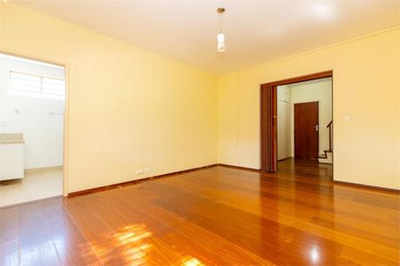 Casa à venda com 300m², 4 quartos e 4 vagas