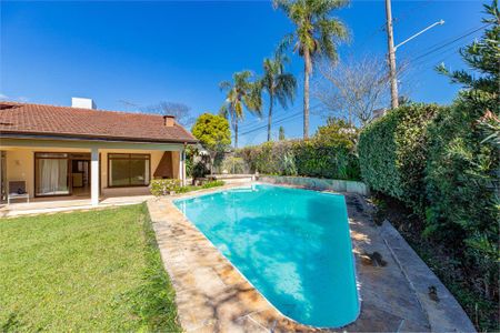 Casa à venda com 300m², 4 quartos e 4 vagas