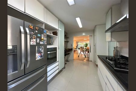 Apartamento à venda com 161m², 3 quartos e 3 vagas