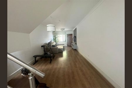 Casa à venda com 3 quartos, 120m² em Vila Nivi, São Paulo