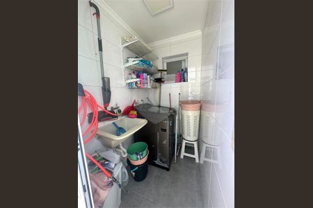 Casa à venda com 3 quartos, 120m² em Vila Nivi, São Paulo