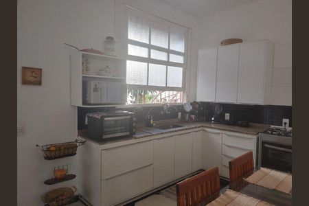 Casa à venda com 300m², 5 quartos e 3 vagas