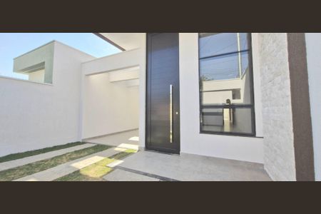 Casa à venda com 100m², 3 quartos e 2 vagas Casa à venda com 100m², 3 quartos e 2 vagasÁrea Externa