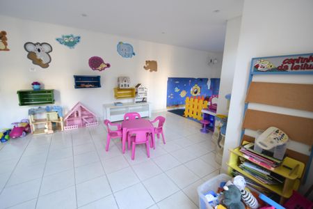 Apartamento à venda com 77m², 2 quartos e 1 vagaÁrea comum