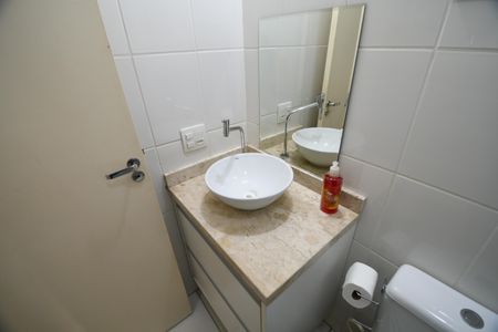 Apartamento à venda com 77m², 2 quartos e 1 vagaBanheiro Social