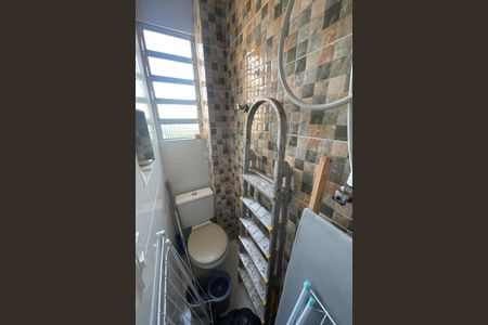 Apartamento à venda com 70m², 2 quartos e 1 vaga Apartamento à venda com 70m², 2 quartos e 1 vagaBanheiro de serviço