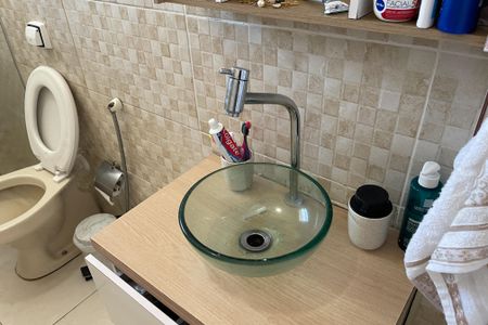 Apartamento à venda com 70m², 2 quartos e 1 vaga Apartamento à venda com 70m², 2 quartos e 1 vagaBanheiro