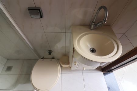 Casa de condomínio à venda com 642m², 3 quartos e 6 vagasBanheiro de serviço