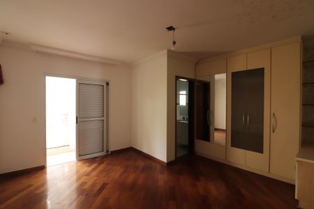 Casa de condomínio à venda com 642m², 3 quartos e 6 vagasSuíte 3