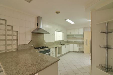 Casa de condomínio à venda com 642m², 3 quartos e 6 vagasCozinha